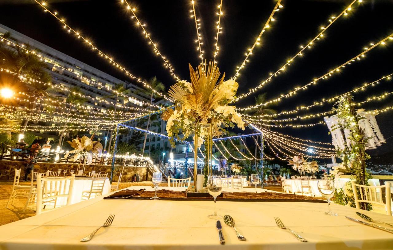 Emporio Acapulco Hotel Екстериор снимка The 2019 edition of the festival