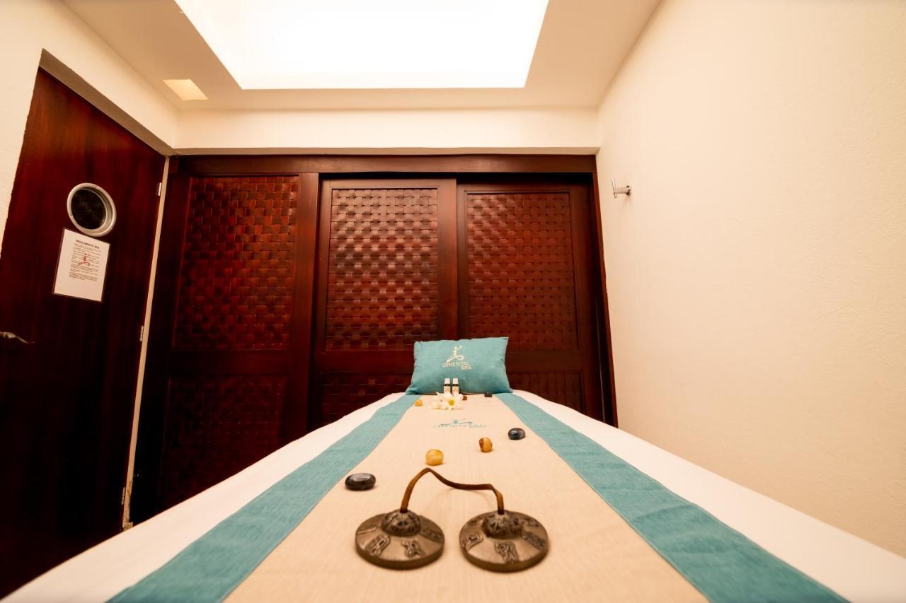 Emporio Acapulco Hotel Екстериор снимка A treatment room at the spa