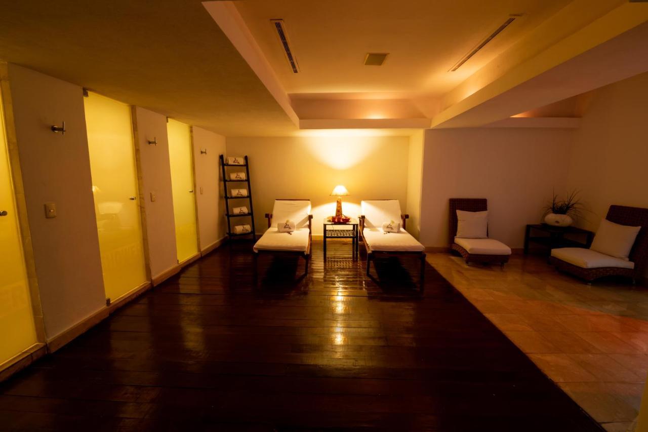 Emporio Acapulco Hotel Екстериор снимка The spa at the Taj Mahal Palace, Mumbai