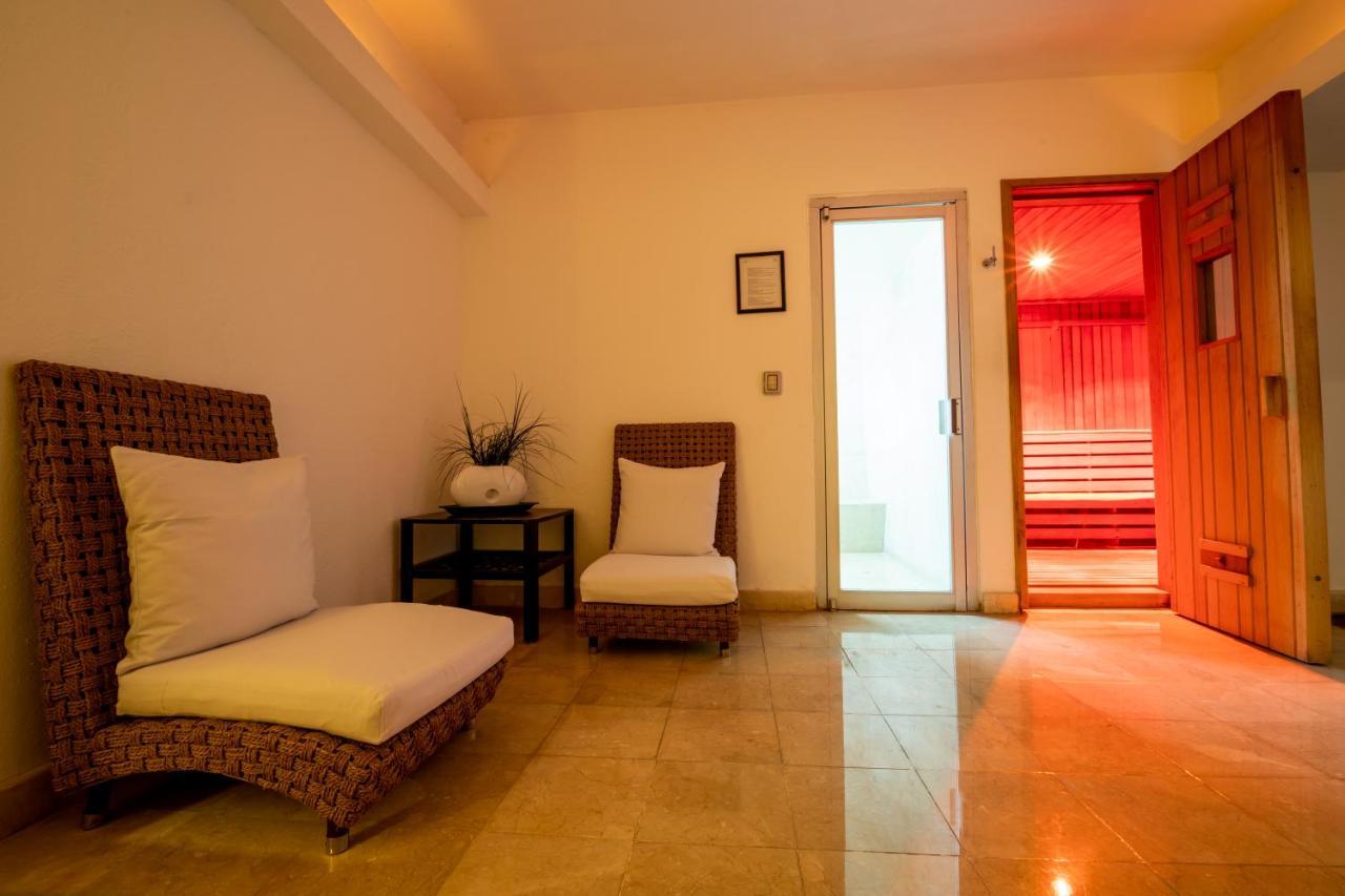 Emporio Acapulco Hotel Екстериор снимка A room at the spa