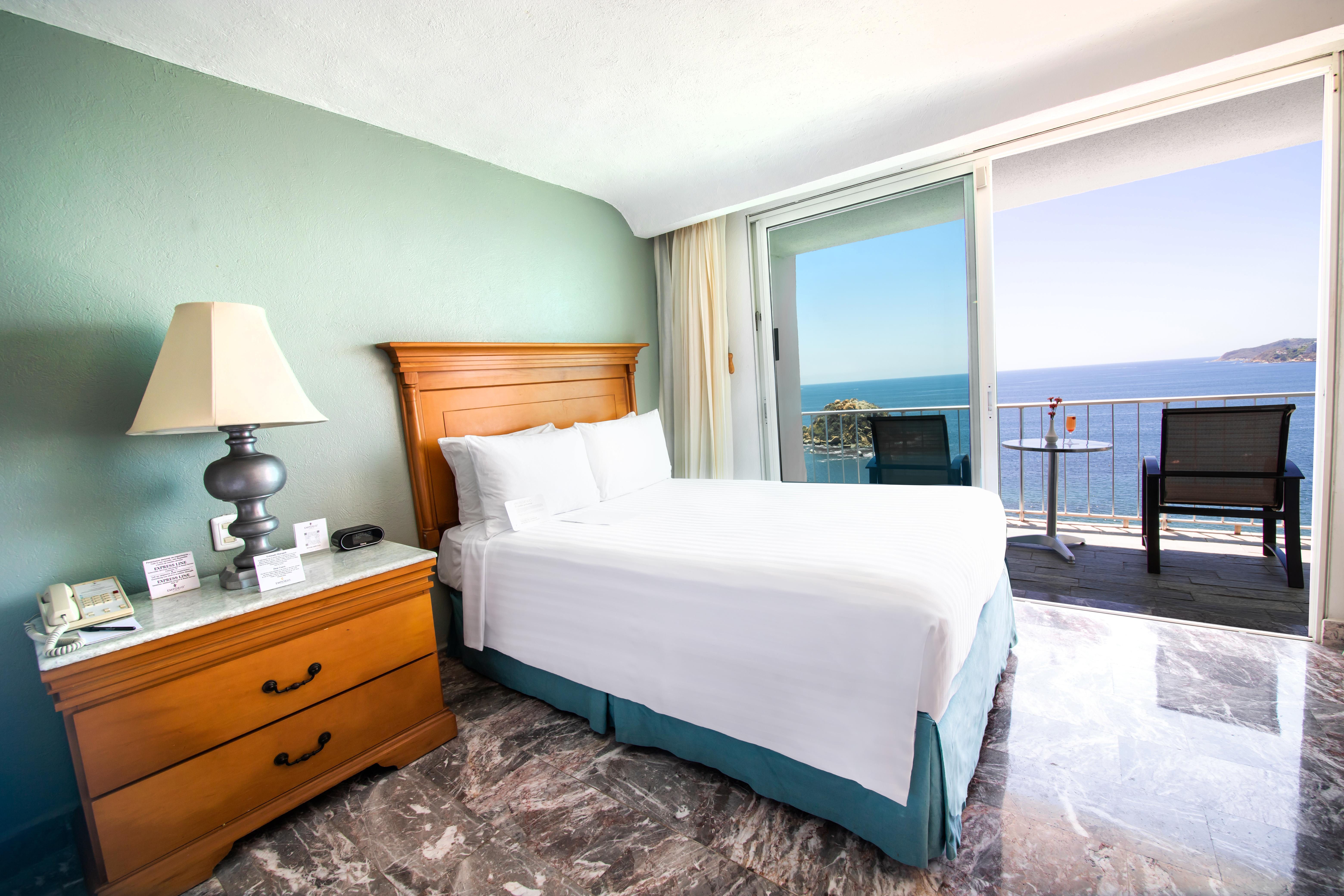 Emporio Acapulco Hotel Екстериор снимка A bedroom at the Hilton San Diego Bayfront