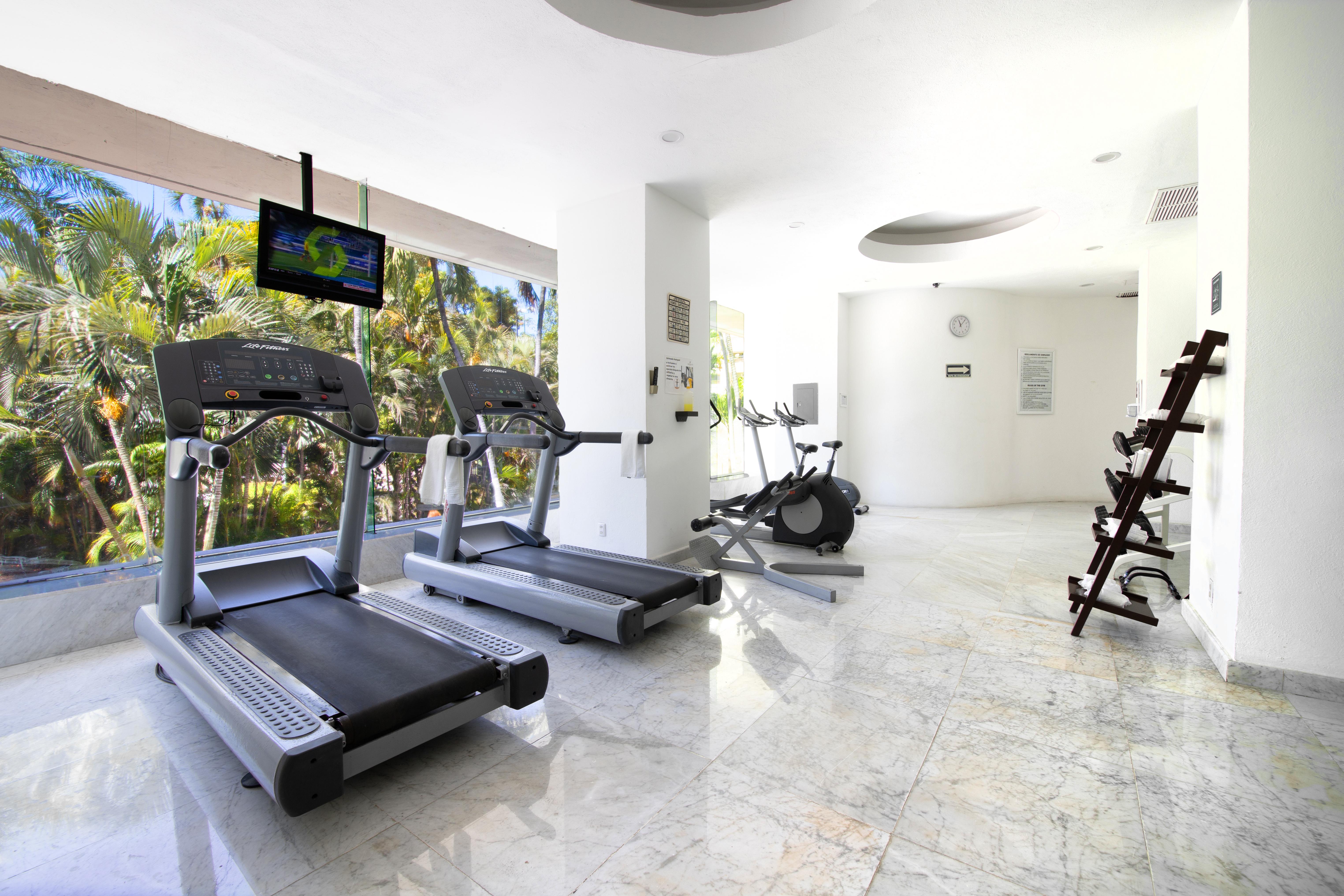 Emporio Acapulco Hotel Екстериор снимка A treadmill