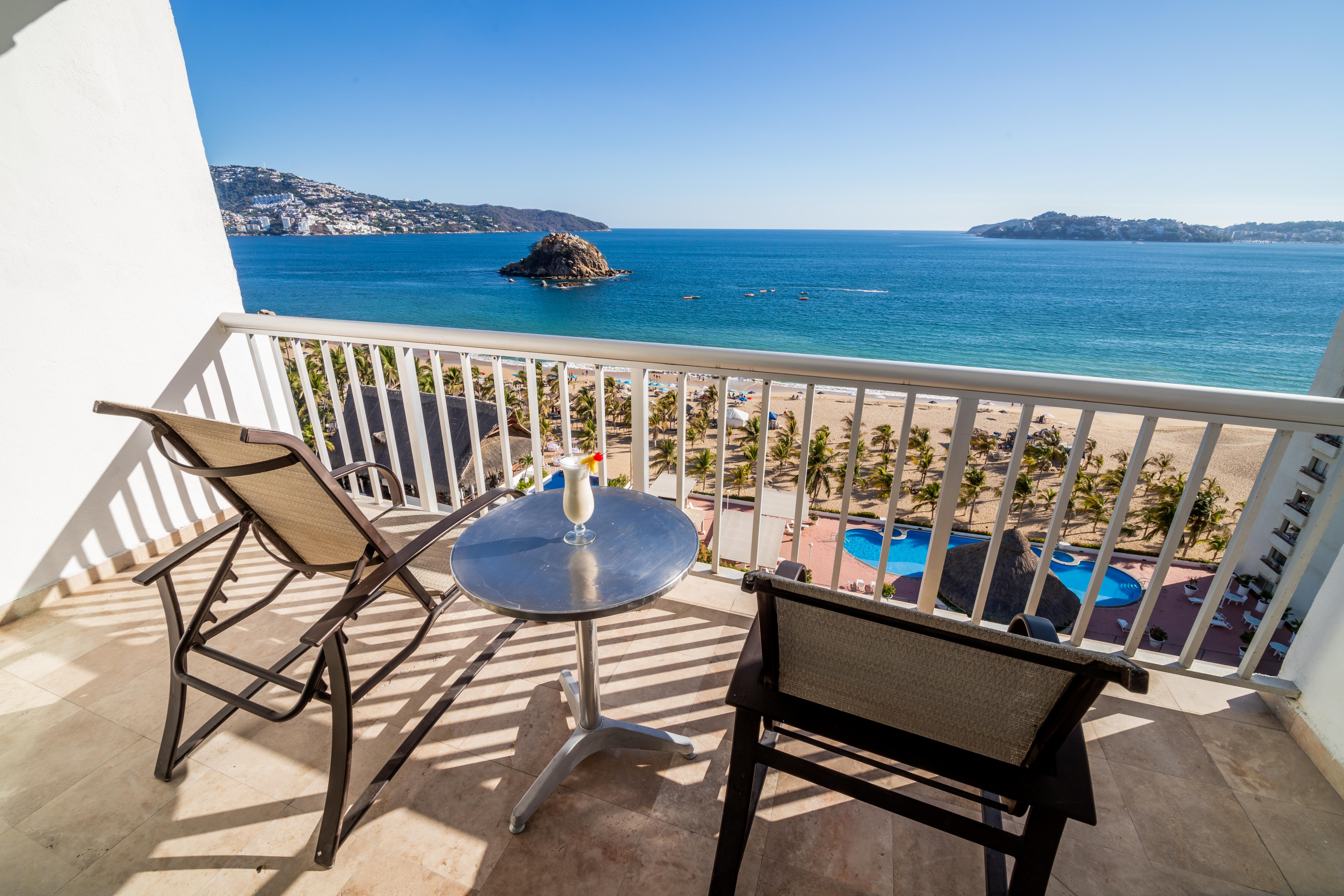 Emporio Acapulco Hotel Екстериор снимка Balcony with a view of the sea