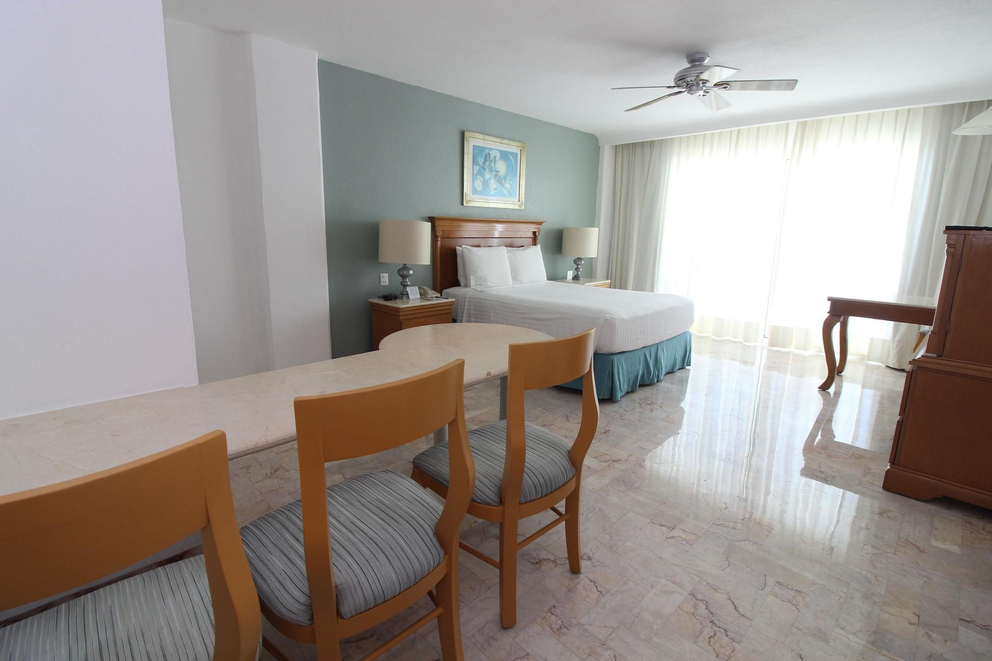 Emporio Acapulco Hotel Екстериор снимка A typical room at the hotel